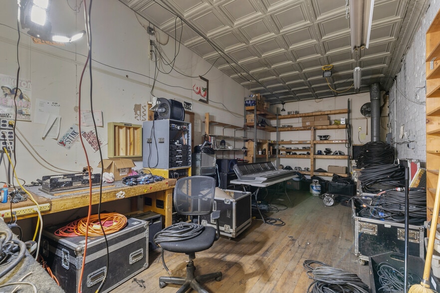 More Photos Of 310 W Broad St, Richmond Storefront For Sale