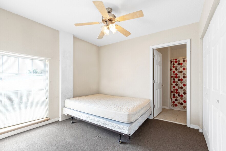 More Photos Of 910 St Johns Ave, Palatka Storefront Retail Residential For Sale