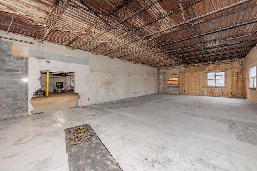 More Photos Of 160 Eady Ct, Elyria Warehouse For Sale