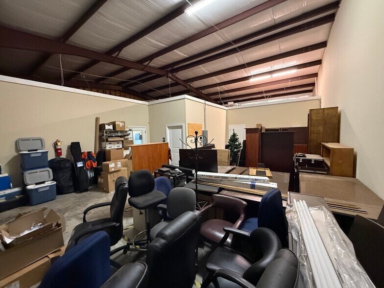 More Photos Of 1702 Saugahatchee Rd, Auburn Service For Lease