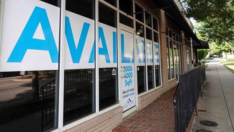 More Photos Of 1021 S Main St, Greenville Freestanding For Lease