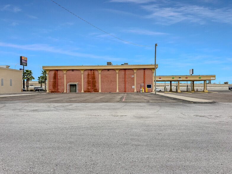 More Photos Of 1031 US Highway 181, Portland Bank For Sale