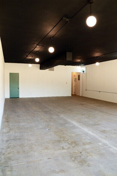 More Photos Of 500 S 20th St, Fort Smith Flex For Lease