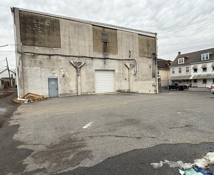 More Photos Of 1298 Spruce St, Easton Light Manufacturing For Lease