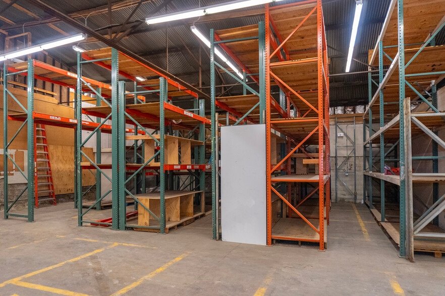 More Photos Of 3937 Foothill Blvd, La Crescenta Flex For Lease