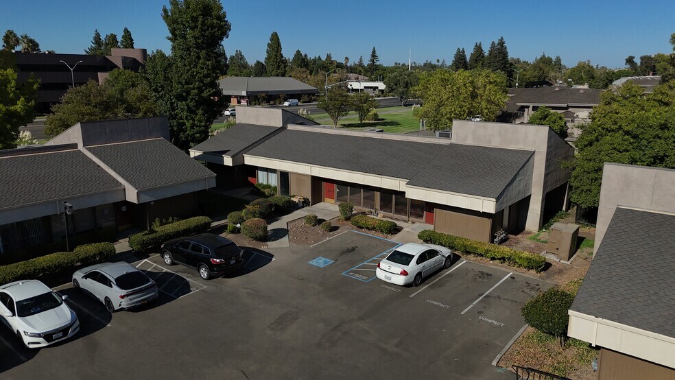 More Photos Of 2027 Grand Canal Blvd, Stockton Office For Sale