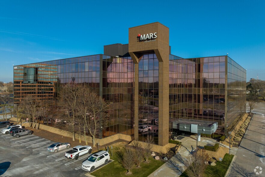 Primary Photo Of 25200 Telegraph Rd, Southfield Office For Lease