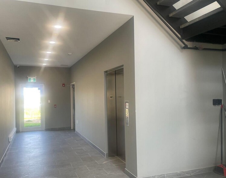 More Photos Of 1038 Garner Rd W, Hamilton General Retail For Lease