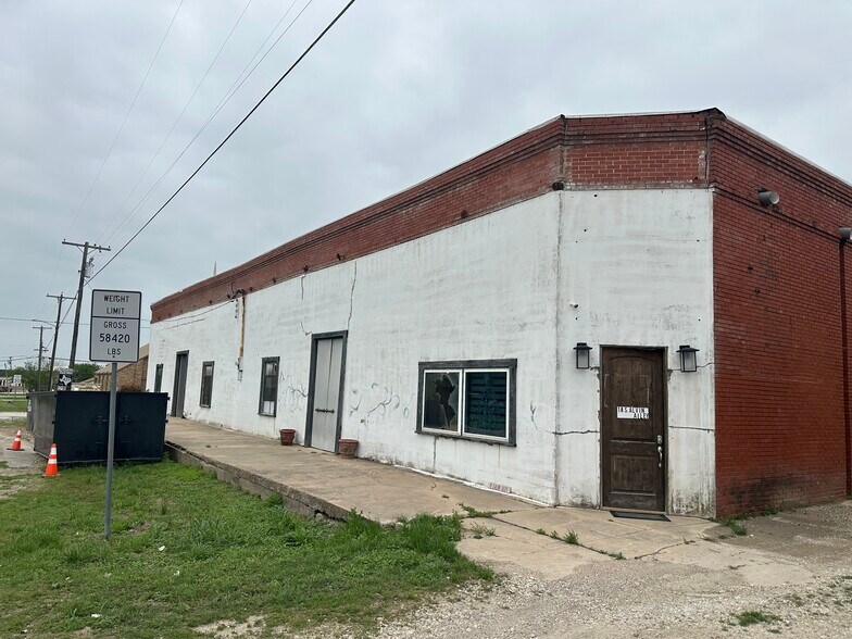 More Photos Of 18 S Alvin Ailey St, Rogers Freestanding For Sale