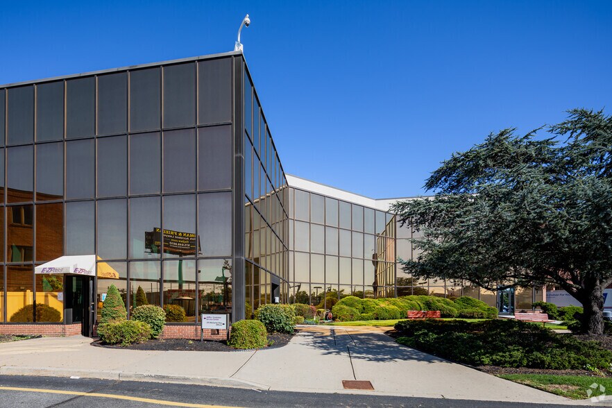 Primary Photo Of 375 McCarter Hwy, Newark Office For Lease