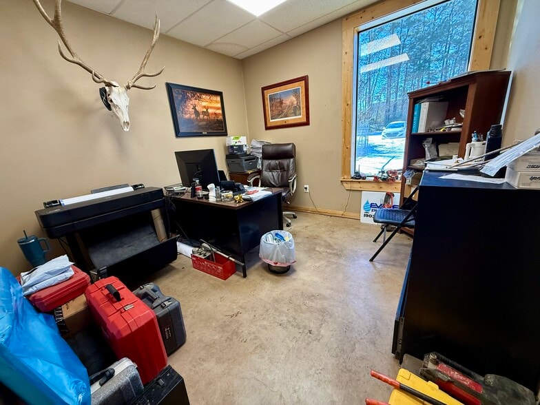 More Photos Of 1817 W Main St, Atlanta Warehouse For Sale