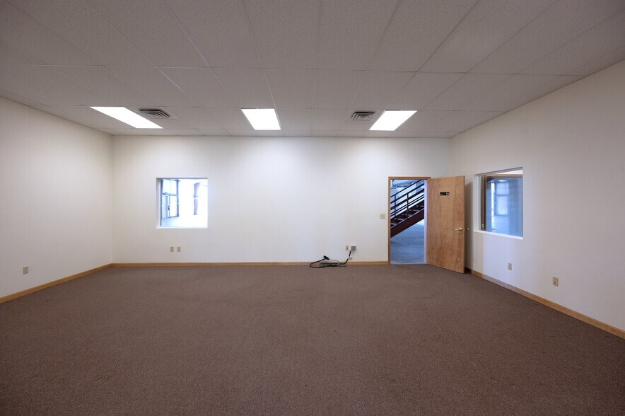 More Photos Of 93696 Highway 70, Chilcoot Warehouse For Lease