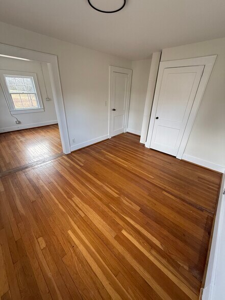 More Photos Of 137 West St, Pittsboro Office For Lease
