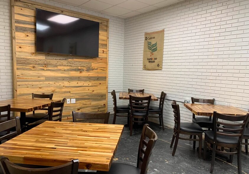 More Photos Of 111 E Main St, Atlanta Restaurant For Sale