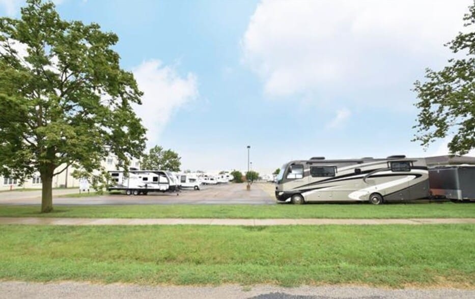 More Photos Of 517 E Monroe St, Metamora Multifamily For Sale