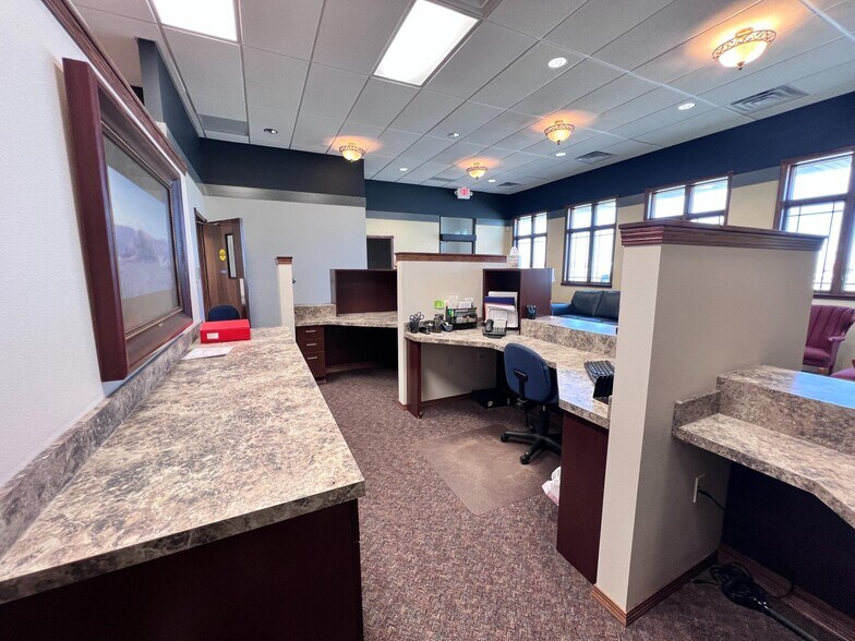 More Photos Of 202 Diamond Springs Trl, Ogallala Medical For Sale