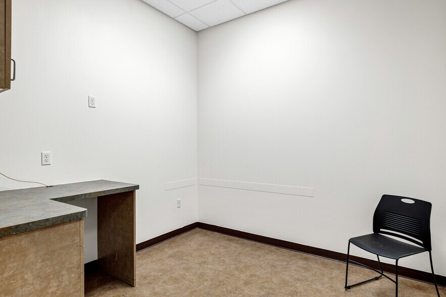 More Photos Of 15405 N 99th Ave, Sun City Medical For Lease