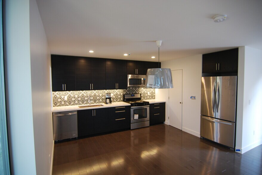 More Photos Of 385 Juniper Ave, Carlsbad Apartments For Sale