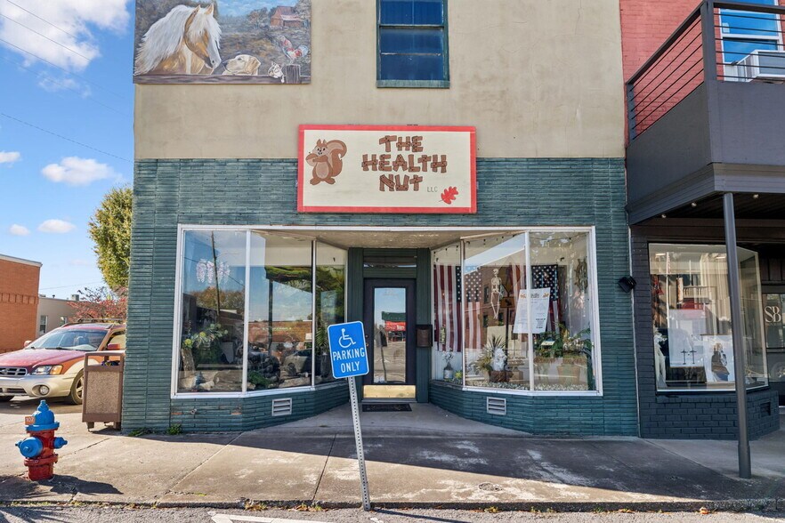 More Photos Of 220 Public Sq, Lafayette General Retail For Sale