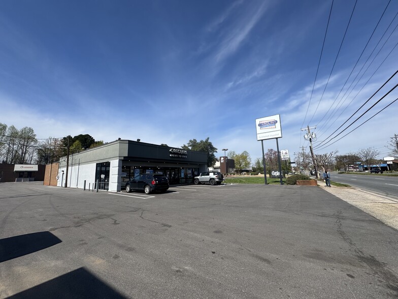 More Photos Of 3109 Freedom Dr, Charlotte Freestanding For Lease
