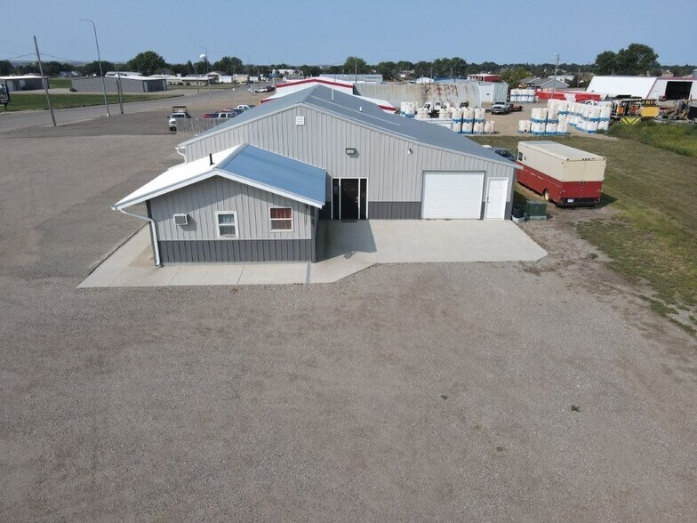 More Photos Of 1710 E Grand Xing, Mobridge Office For Sale