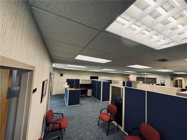 More Photos Of 292 Waterman Ave, Smithfield Office For Sale