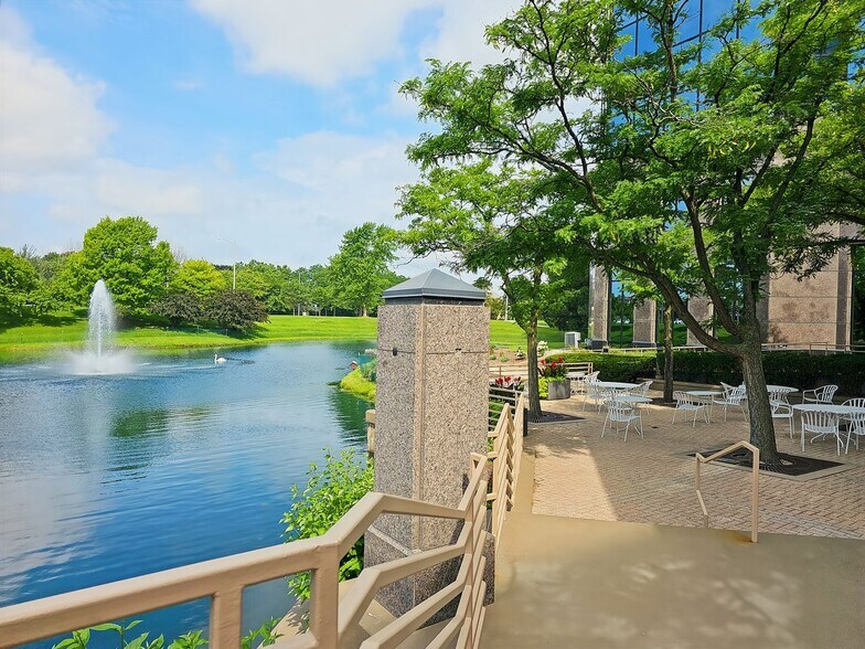 More Photos Of 2150 E Lake Cook Rd, Buffalo Grove Coworking Space