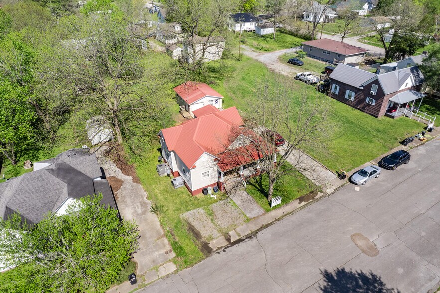 More Photos Of 714 Washington Ave, Etowah Multifamily For Sale