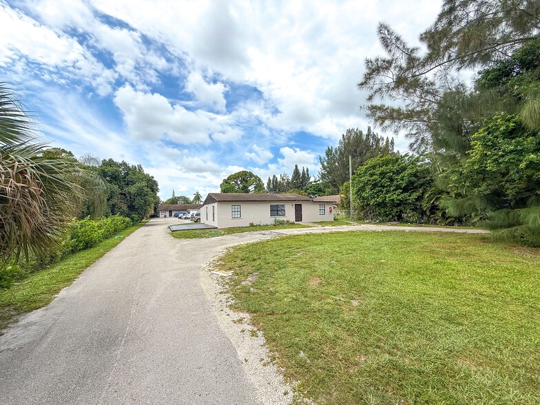 More Photos Of 3874 7th Ave N, Lake Worth Apartments For Sale