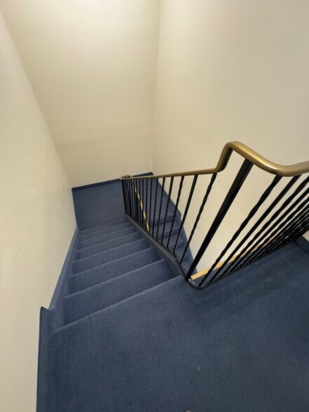 More Photos Of 725 Gibralter St, Norfolk Flex For Sale