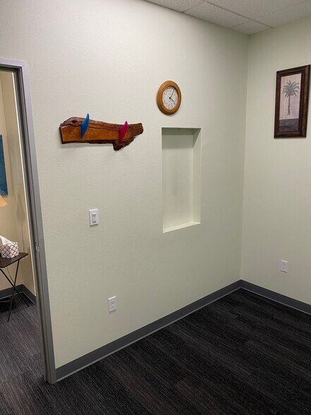 More Photos Of 2800-2820 Roosevelt St, Carlsbad General Retail For Lease