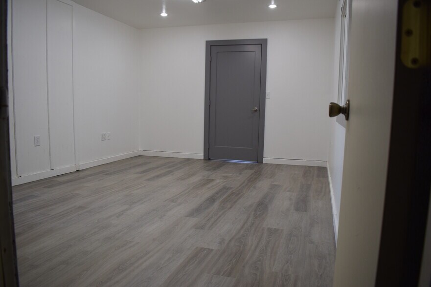 More Photos Of 4216 W 7th Ave, Eugene Warehouse For Lease