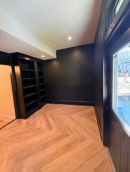 More Photos Of 24-26 Milton Ave, Alpharetta Storefront Retail Office For Lease