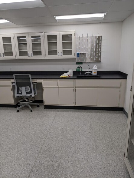 More Photos Of 1057 Gayley Ave, Los Angeles Medical For Lease