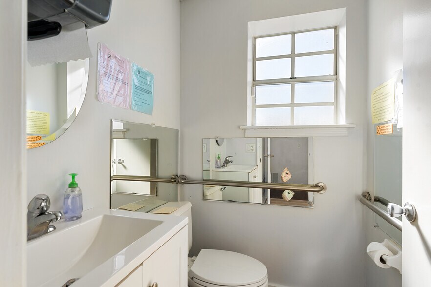 More Photos Of 1507 20th St, Vero Beach Medical For Sale