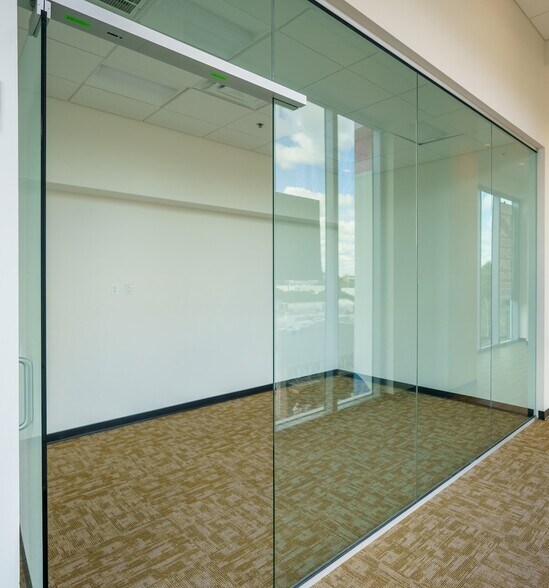 More Photos Of 50 S Lemon Ave, Sarasota Office For Lease