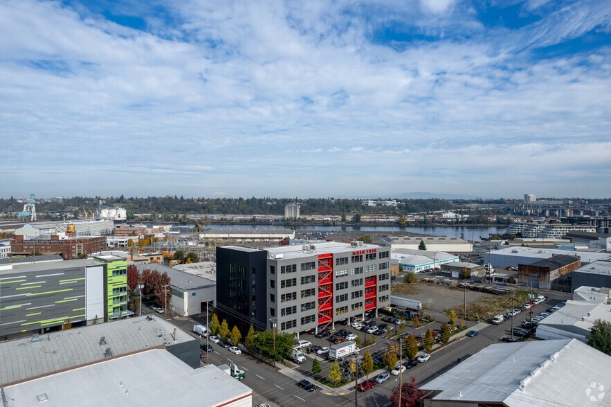 More Photos Of 2130 NW York St, Portland Warehouse For Lease