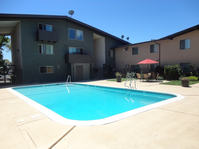 More Photos Of 10501 Croetto Way, Rancho Cordova Apartments For Sale