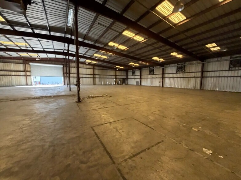 More Photos Of 5969 McClelland dr, Baton Rouge Industrial For Sale