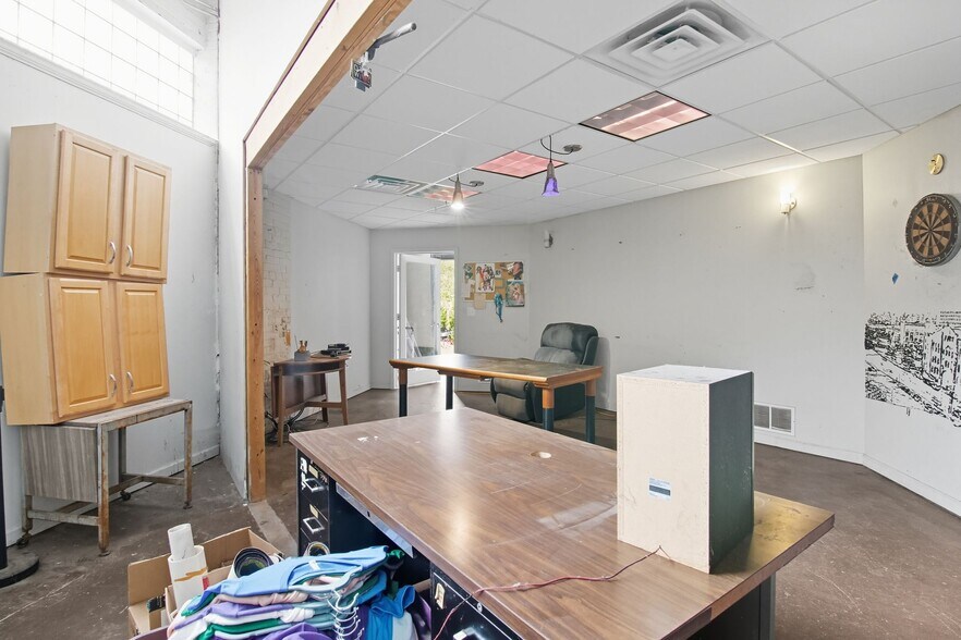 More Photos Of 1157 Concord St, Detroit Light Manufacturing For Sale