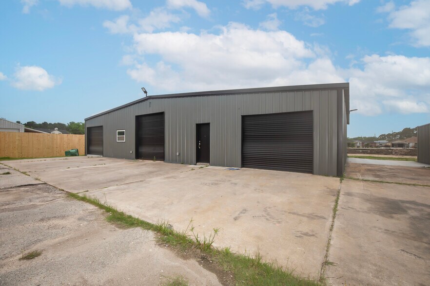 More Photos Of 1250 Winfield Ln, Kemah Industrial For Lease