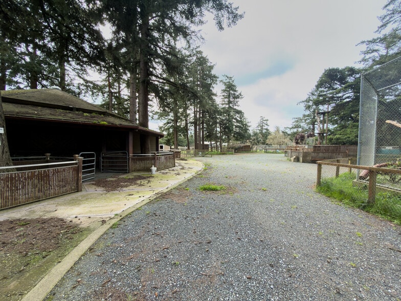 More Photos Of 46914 US-101, Bandon General Retail For Sale