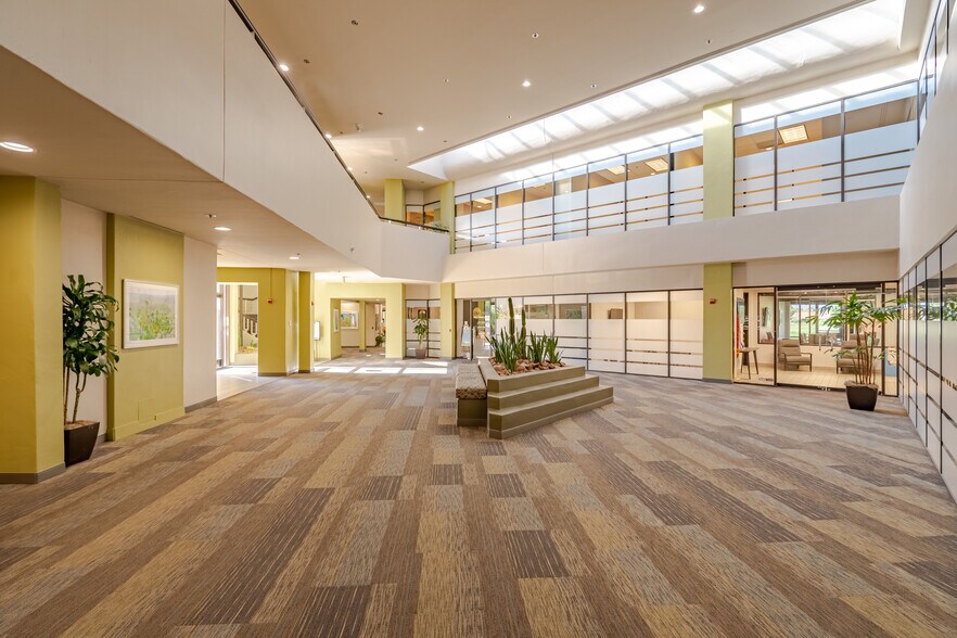 More Photos Of 11209 N Tatum Blvd, Phoenix Unknown For Lease