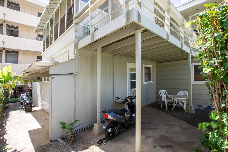 More Photos Of 2517 Ala Wai Blvd, Honolulu Apartments For Sale