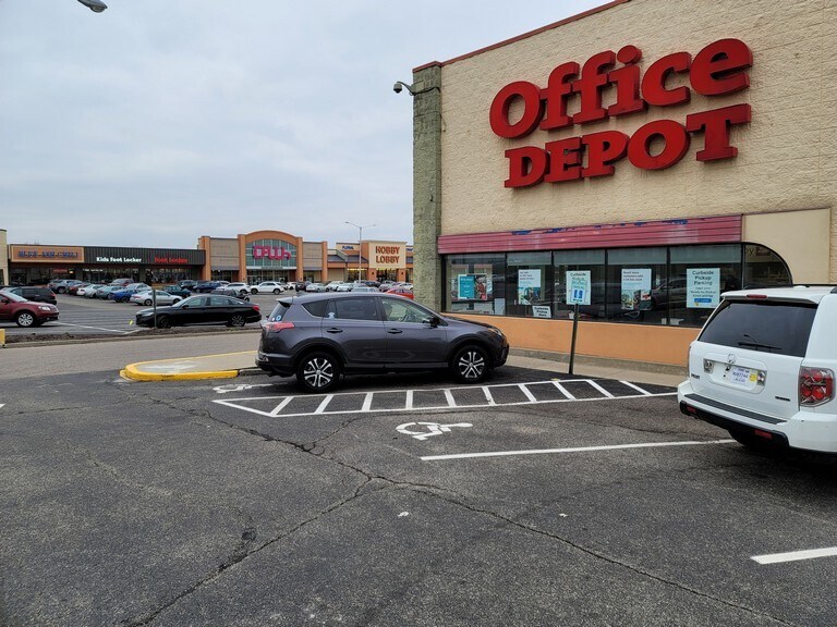 More Photos Of 11711 Princeton Pike, Cincinnati Unknown For Lease