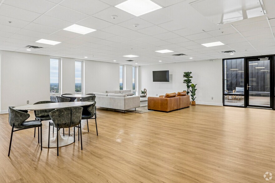 More Photos Of 600 Sunningdale Rd E, London Apartments For Sale