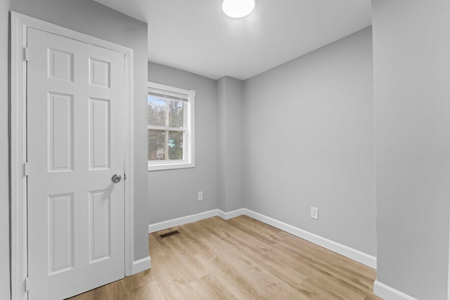 More Photos Of 922 Ridge Rd Se, Washington Assisted Living For Sale