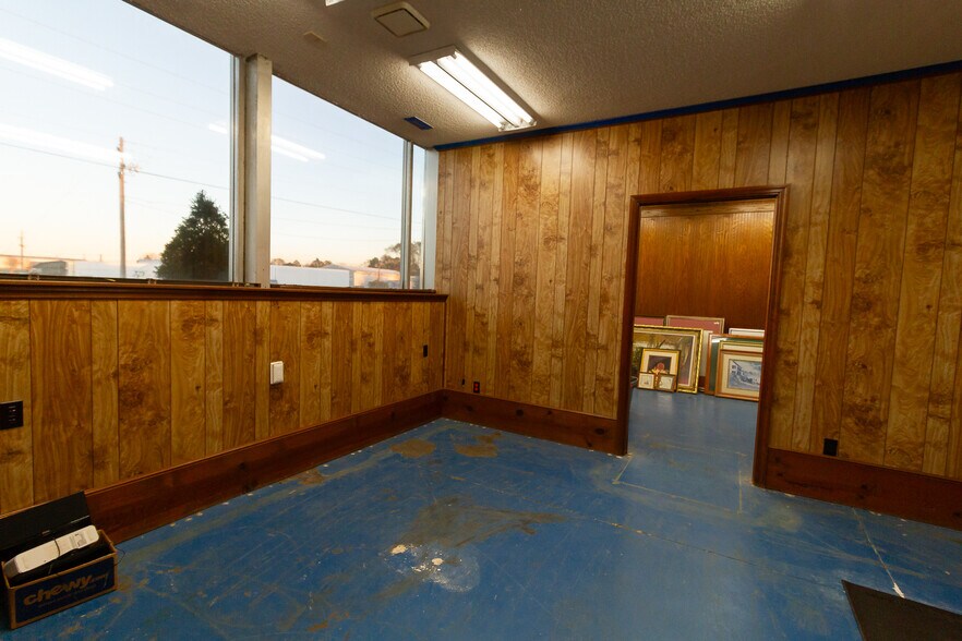 More Photos Of 512 Tift Ave S, Tifton Freestanding For Sale