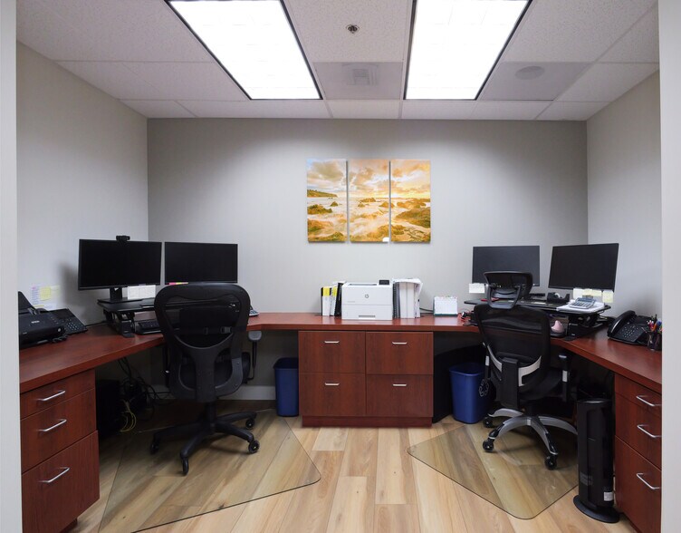 More Photos Of 25550 Hawthorne Blvd, Torrance Medical For Sale
