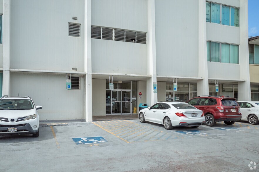 More Photos Of 1010 S King St, Honolulu Medical For Lease